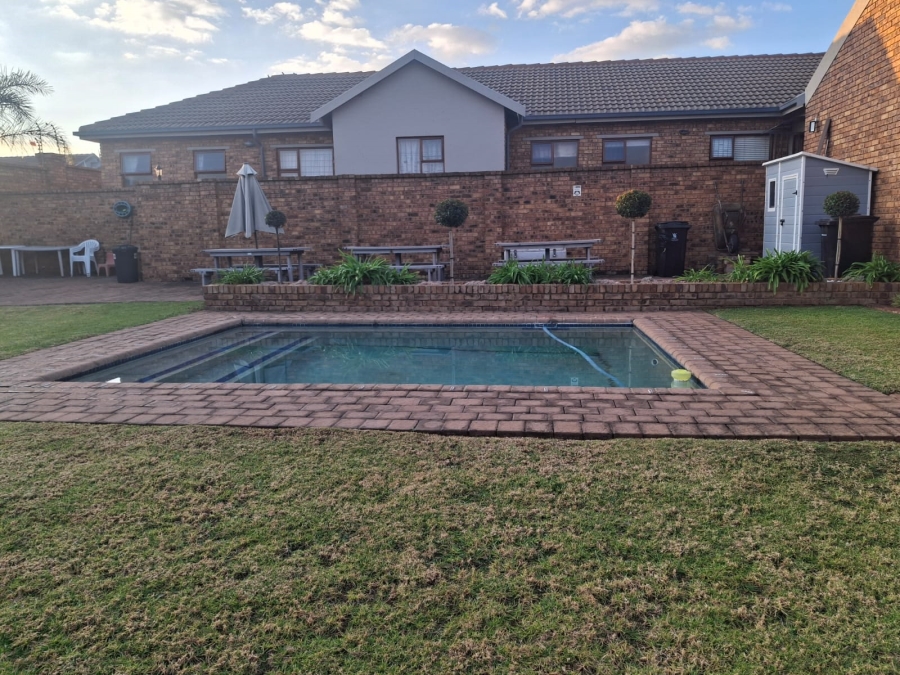3 Bedroom Property for Sale in Bartlett Gauteng