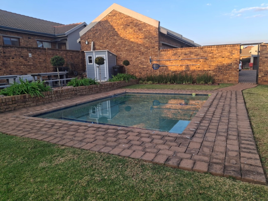 3 Bedroom Property for Sale in Bartlett Gauteng