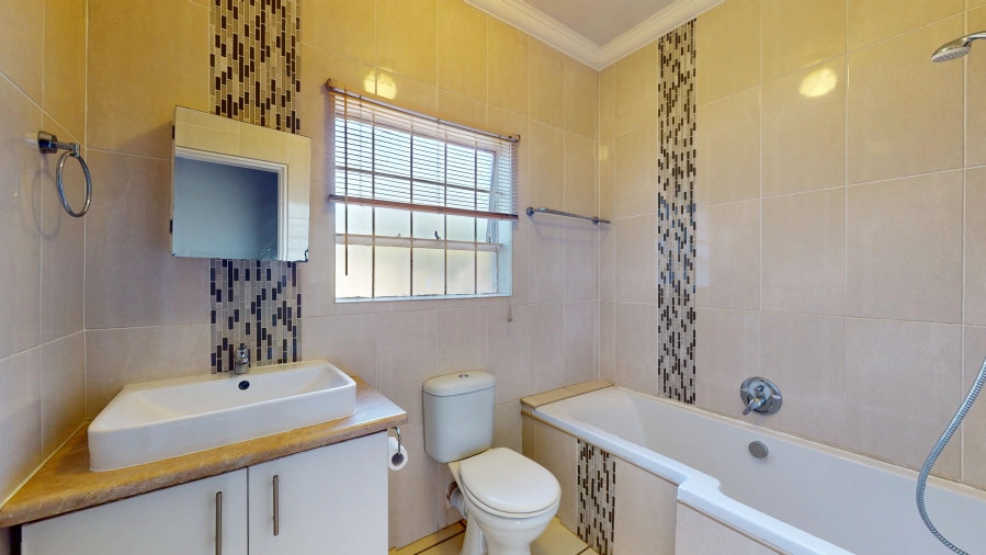 3 Bedroom Property for Sale in Farrarmere Gauteng