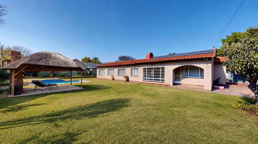 3 Bedroom Property for Sale in Farrarmere Gauteng