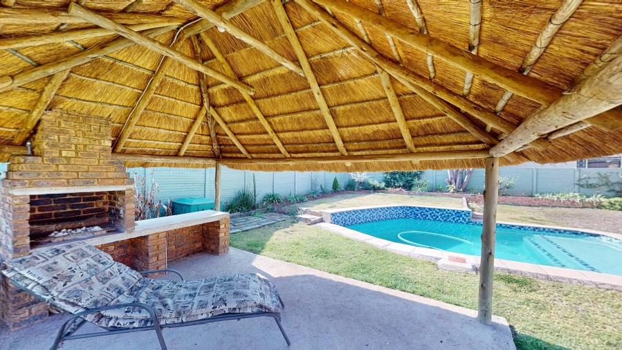 3 Bedroom Property for Sale in Farrarmere Gauteng