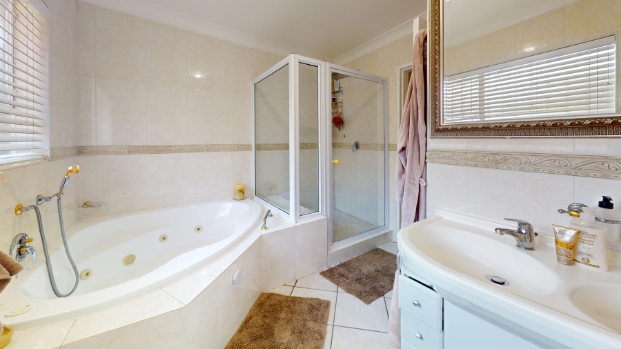 3 Bedroom Property for Sale in Sunward Park Gauteng