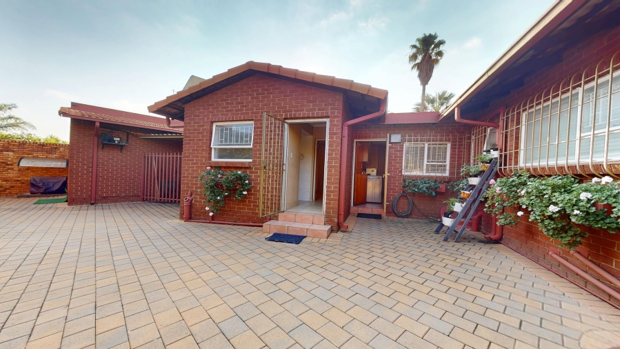3 Bedroom Property for Sale in Sunward Park Gauteng