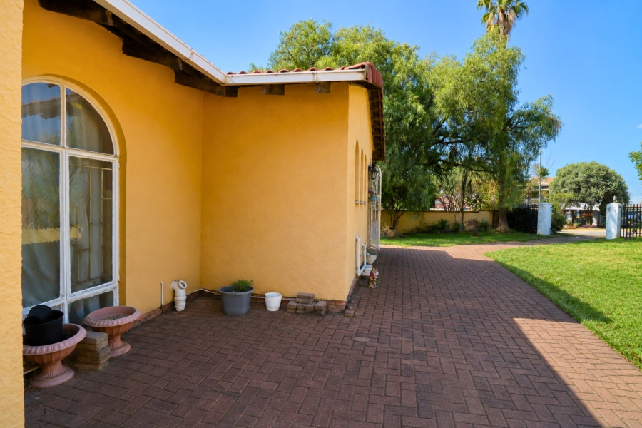 3 Bedroom Property for Sale in Heuweloord Gauteng