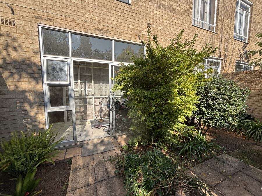 2 Bedroom Property for Sale in Morehill Gauteng