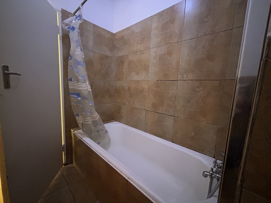 2 Bedroom Property for Sale in Morehill Gauteng