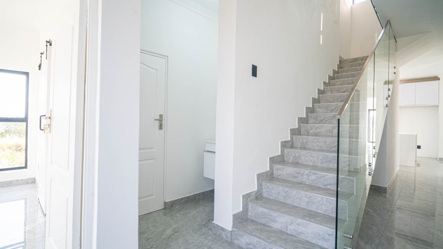 5 Bedroom Property for Sale in Helderfontein Estate Gauteng
