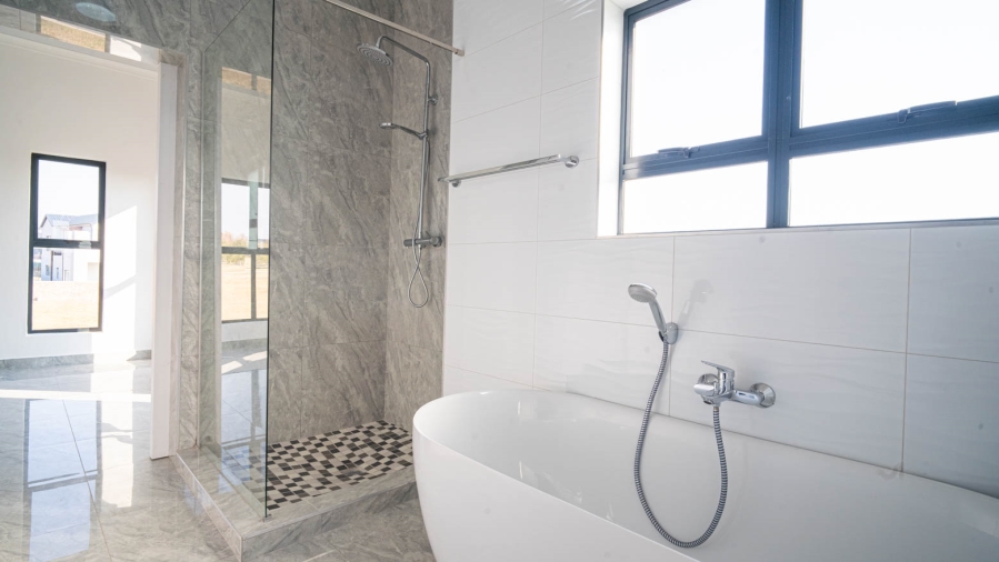 5 Bedroom Property for Sale in Helderfontein Estate Gauteng