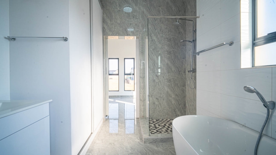 5 Bedroom Property for Sale in Helderfontein Estate Gauteng