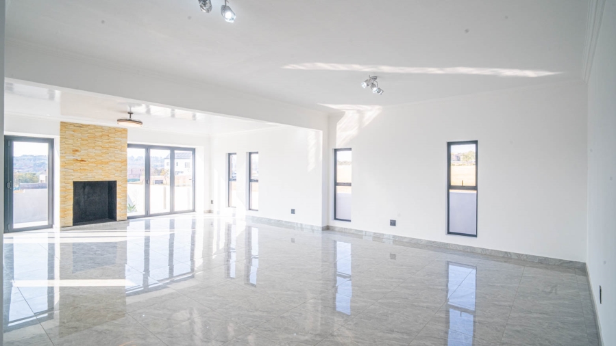 5 Bedroom Property for Sale in Helderfontein Estate Gauteng