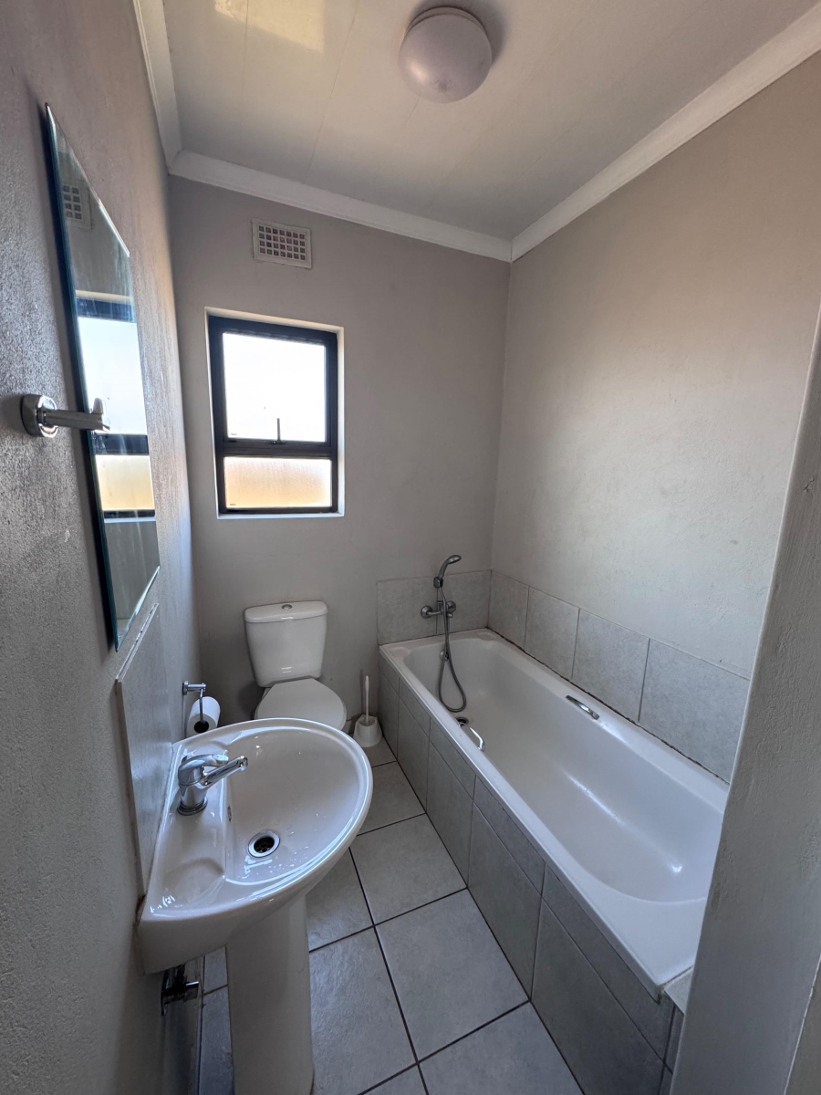 3 Bedroom Property for Sale in Kenleaf Gauteng