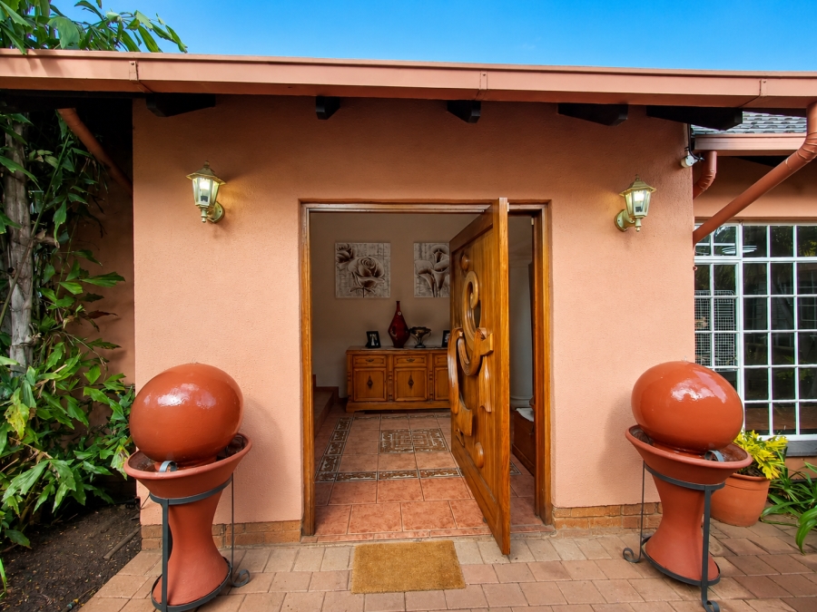 5 Bedroom Property for Sale in Wierda Park Gauteng
