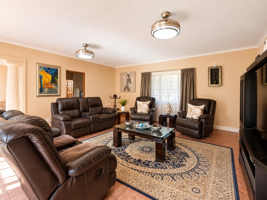 5 Bedroom Property for Sale in Wierda Park Gauteng