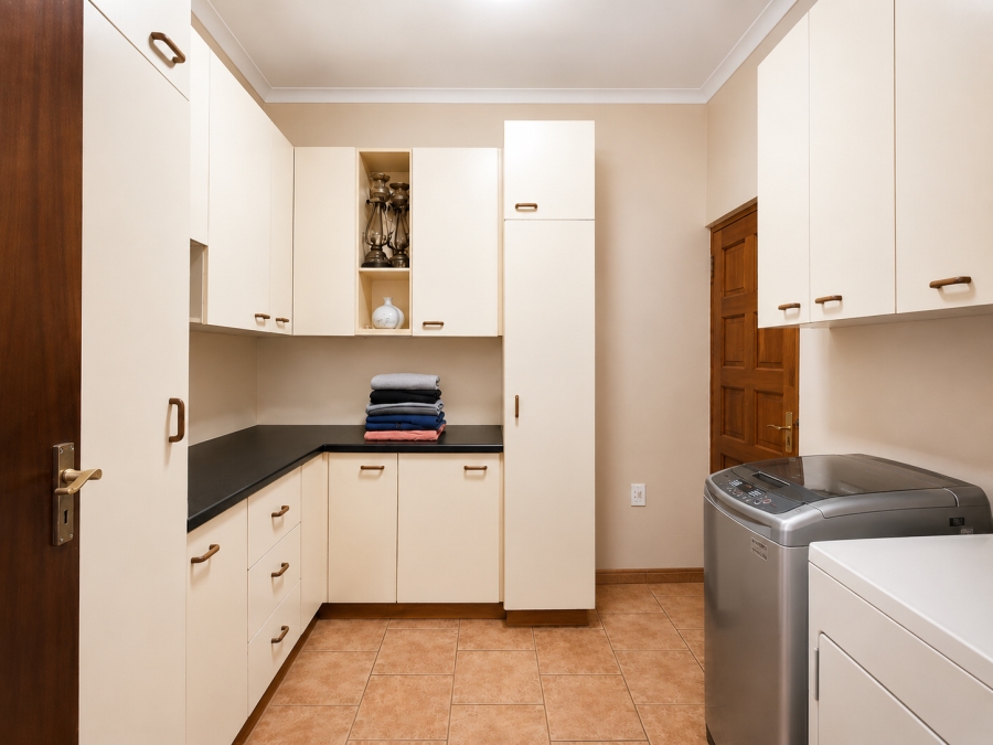5 Bedroom Property for Sale in Wierda Park Gauteng