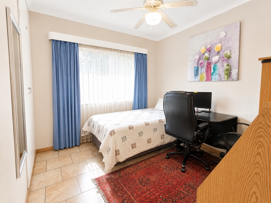 5 Bedroom Property for Sale in Wierda Park Gauteng