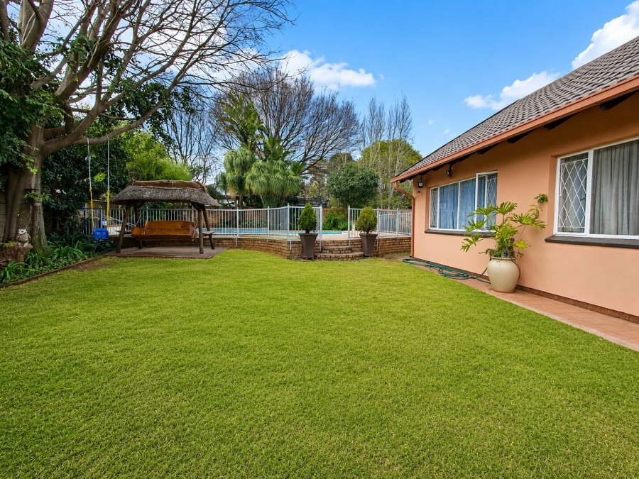 5 Bedroom Property for Sale in Wierda Park Gauteng