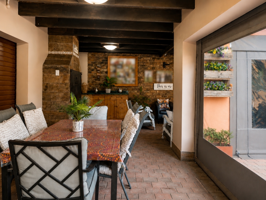 5 Bedroom Property for Sale in Wierda Park Gauteng