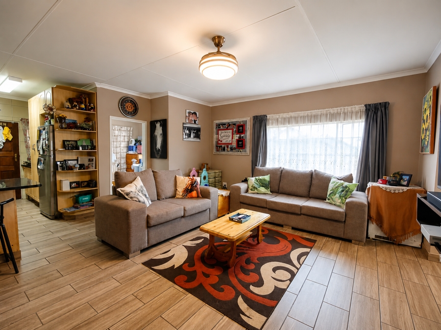 5 Bedroom Property for Sale in Wierda Park Gauteng
