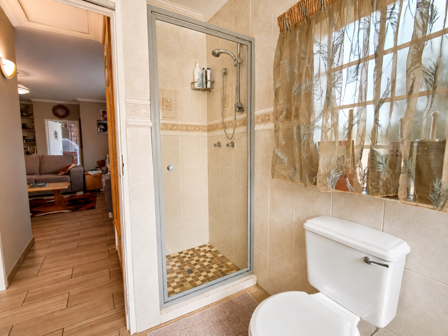 5 Bedroom Property for Sale in Wierda Park Gauteng
