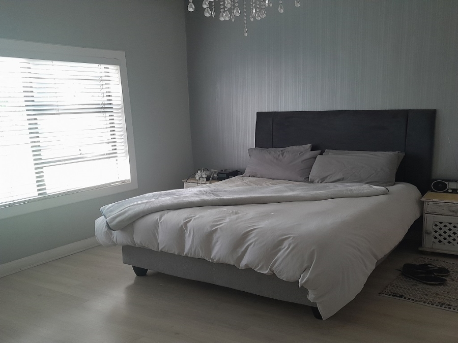 5 Bedroom Property for Sale in Brackendowns Gauteng