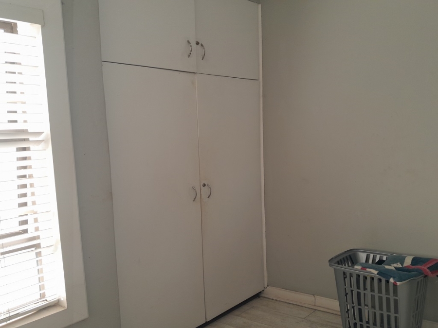 5 Bedroom Property for Sale in Brackendowns Gauteng