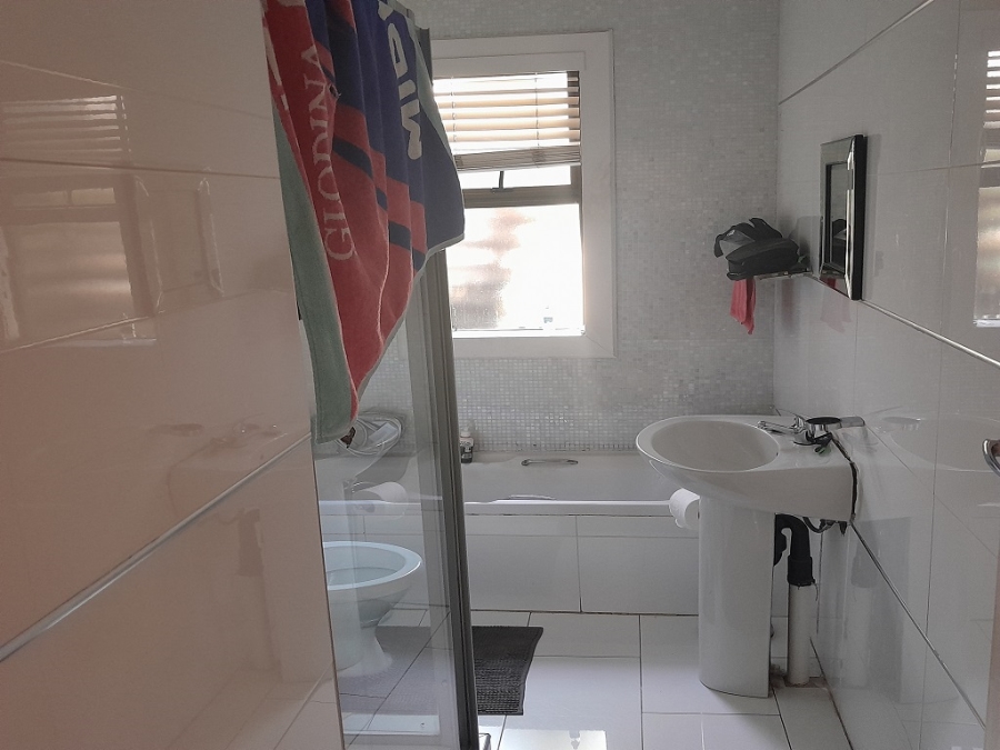 5 Bedroom Property for Sale in Brackendowns Gauteng