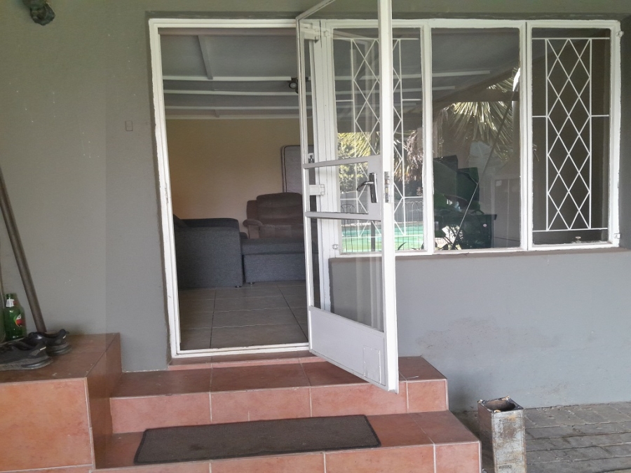 5 Bedroom Property for Sale in Brackendowns Gauteng