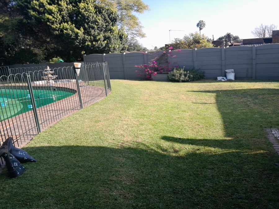 5 Bedroom Property for Sale in Brackendowns Gauteng