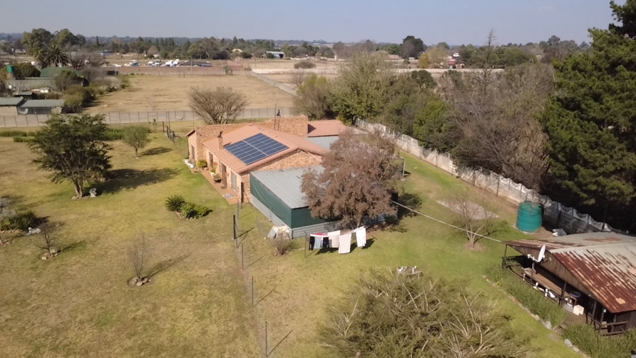 6 Bedroom Property for Sale in Bredell Gauteng