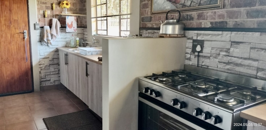 6 Bedroom Property for Sale in Bredell Gauteng