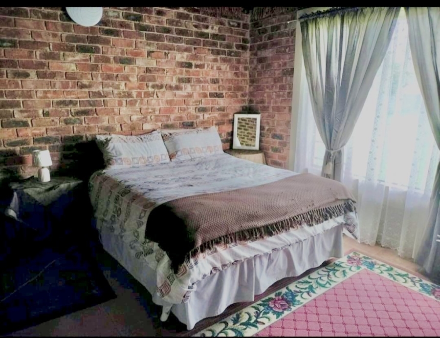 6 Bedroom Property for Sale in Bredell Gauteng