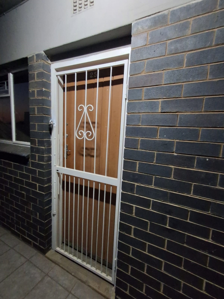 2 Bedroom Property for Sale in Three Rivers Gauteng