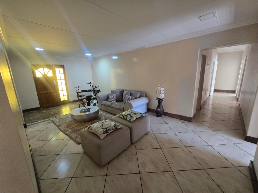 4 Bedroom Property for Sale in Kookrus Gauteng