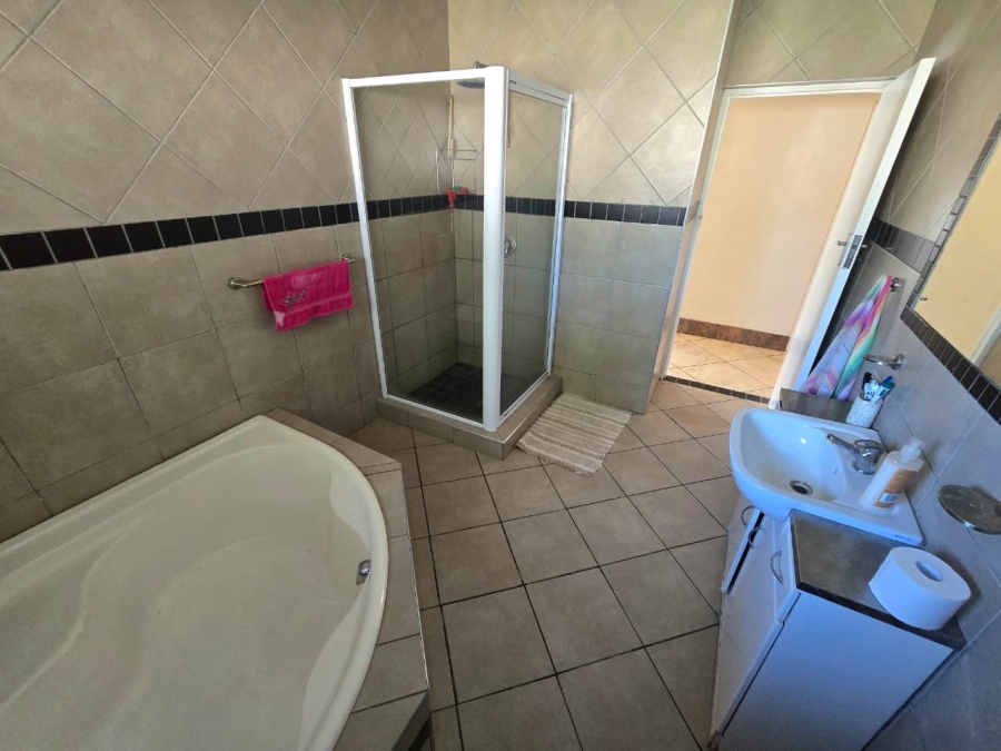4 Bedroom Property for Sale in Kookrus Gauteng