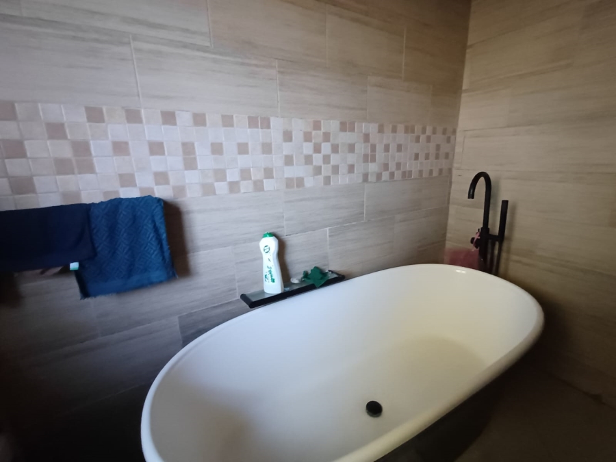 3 Bedroom Property for Sale in Vanderbijlpark CW 5 Gauteng