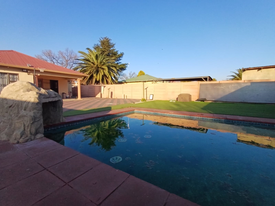 3 Bedroom Property for Sale in Vanderbijlpark CW 5 Gauteng