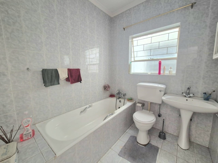 To Let 3 Bedroom Property for Rent in Three Rivers Gauteng