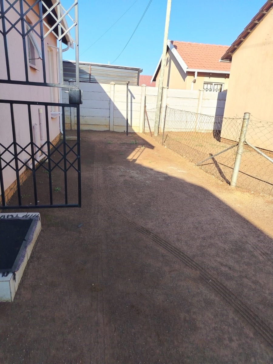 2 Bedroom Property for Sale in Savanna City Gauteng