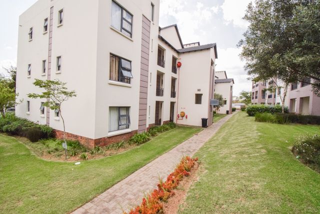 To Let 2 Bedroom Property for Rent in Fourways Gauteng