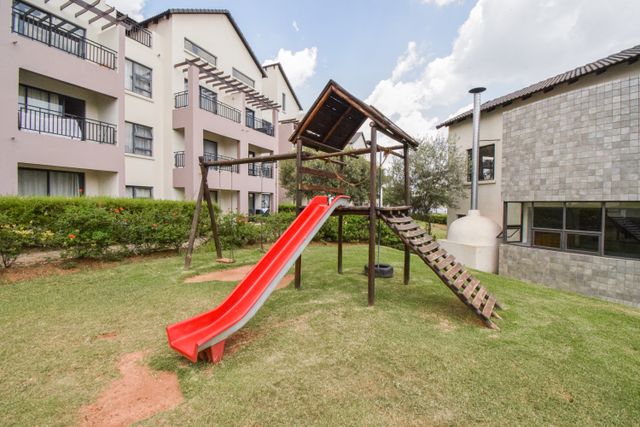 To Let 2 Bedroom Property for Rent in Fourways Gauteng
