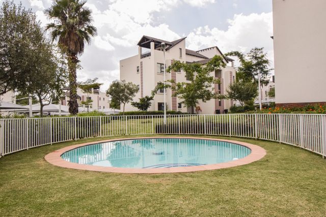 To Let 2 Bedroom Property for Rent in Fourways Gauteng