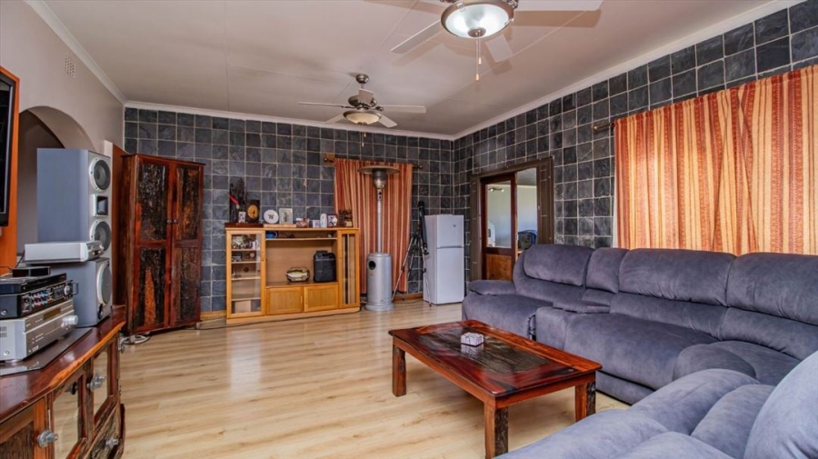 7 Bedroom Property for Sale in Kempton Park Ext 4 Gauteng