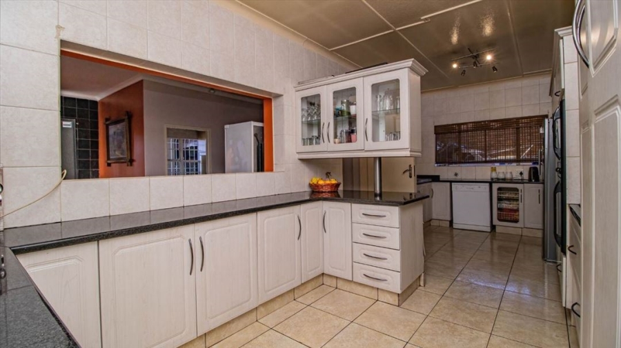 7 Bedroom Property for Sale in Kempton Park Ext 4 Gauteng