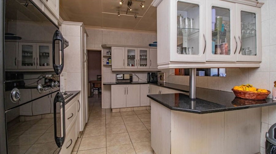 7 Bedroom Property for Sale in Kempton Park Ext 4 Gauteng