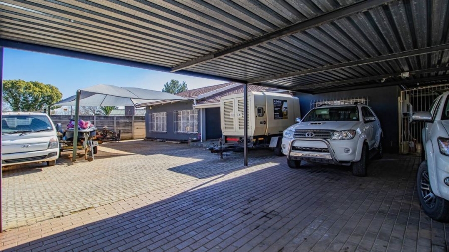 7 Bedroom Property for Sale in Kempton Park Ext 4 Gauteng