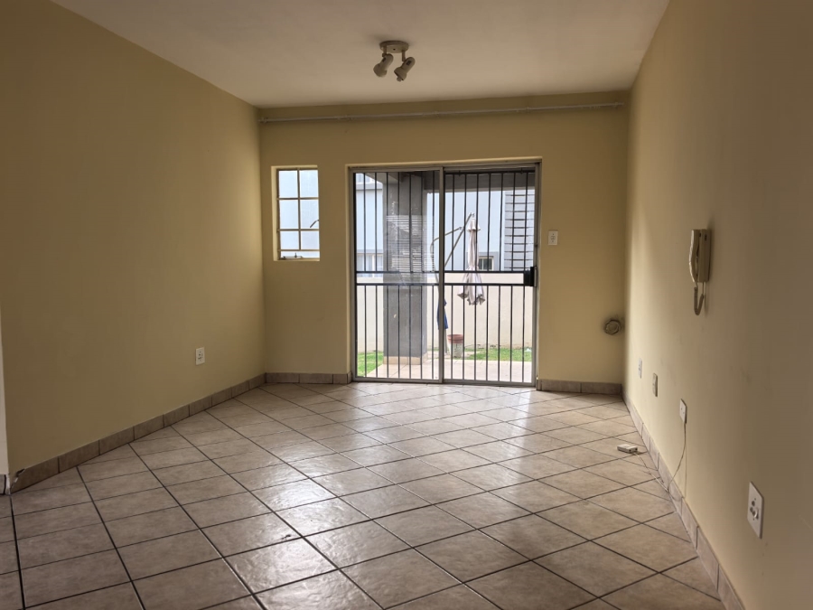 To Let 2 Bedroom Property for Rent in Country View Gauteng