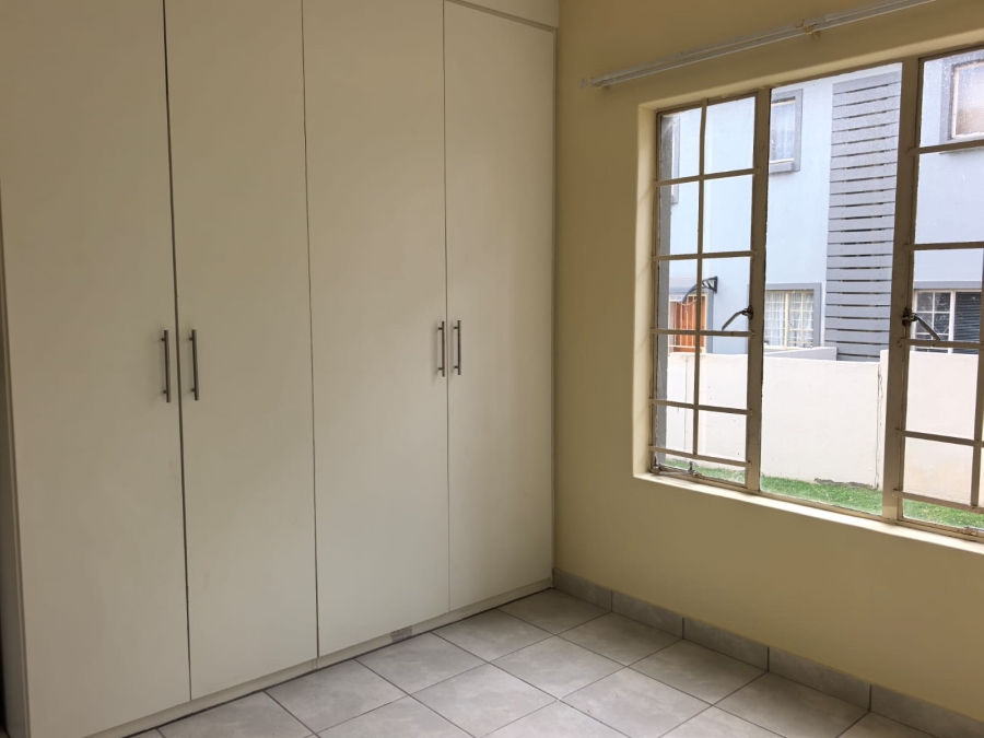 To Let 2 Bedroom Property for Rent in Country View Gauteng
