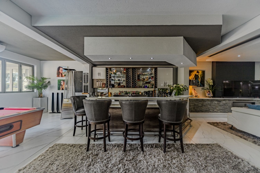 5 Bedroom Property for Sale in Silver Lakes Golf Estate Gauteng