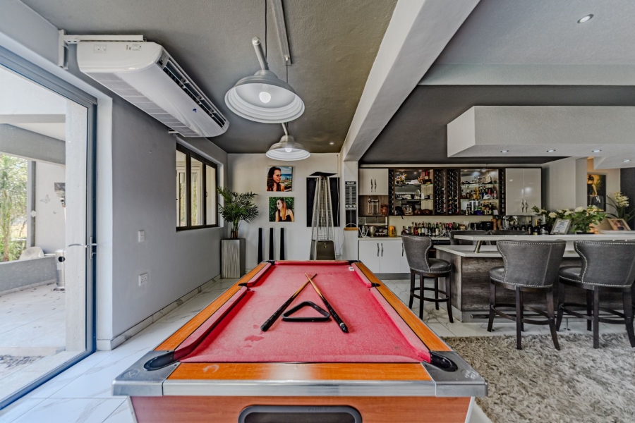 5 Bedroom Property for Sale in Silver Lakes Golf Estate Gauteng