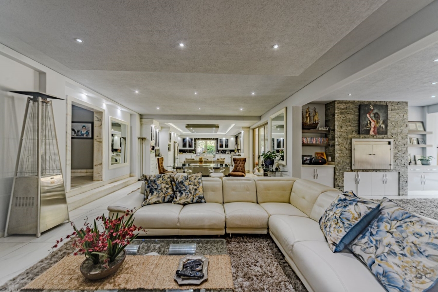 5 Bedroom Property for Sale in Silver Lakes Golf Estate Gauteng